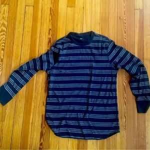 Vintage Gap large black and grey waffle striped sleep wear.